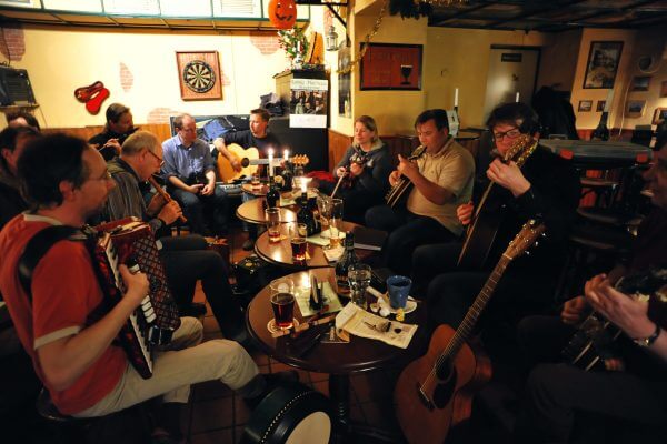ierse muziek ierse volksmuziek dingle way ierland hillwalk tours