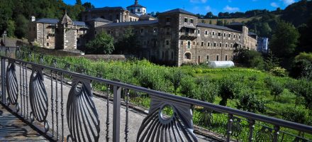 weg naar compostela pelgrimstocht camino frances route samos klooster